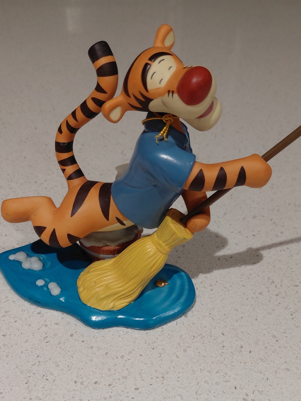 Disney Pooh And Friends Tigger A Bounce A Day Sweeps The Cares Away